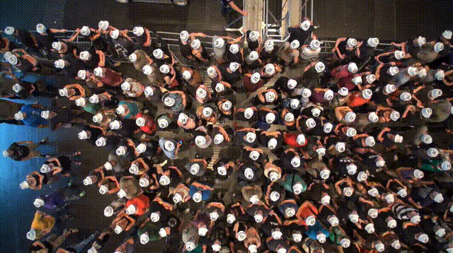 Experimental study on entrance to a bottleneck.